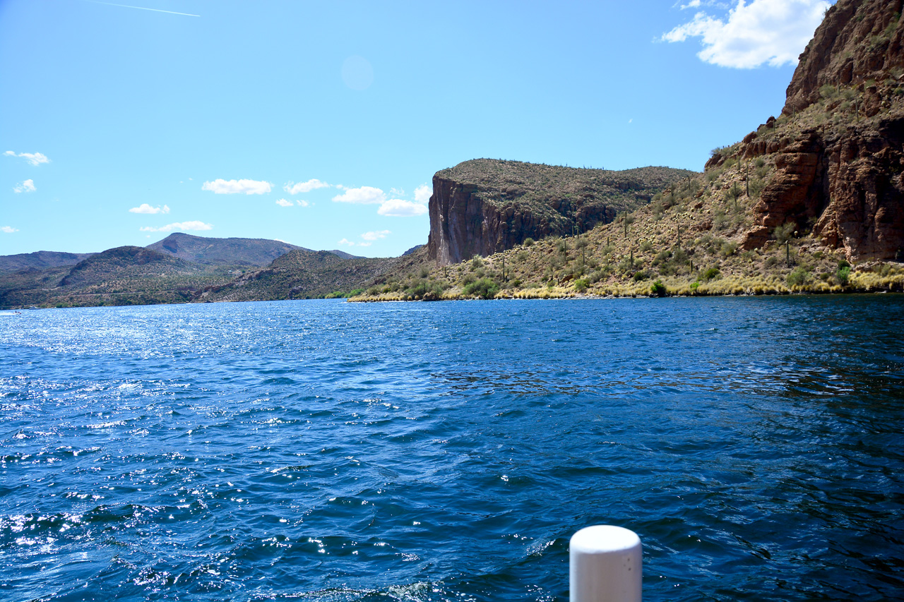 2016-04-09, 008, Canyon Lake on the Dolly Steamboat