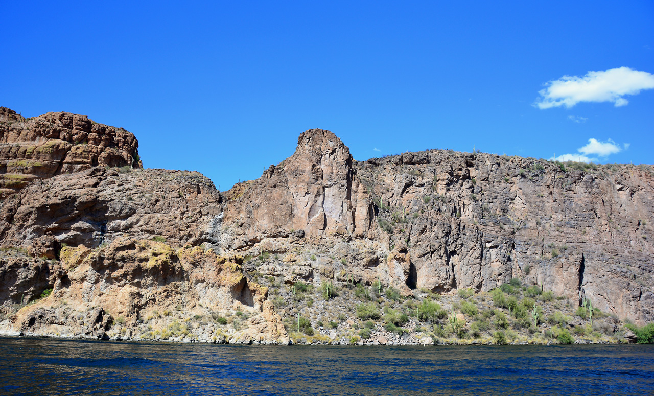 2016-04-09, 026, Canyon Lake on the Dolly Steamboat