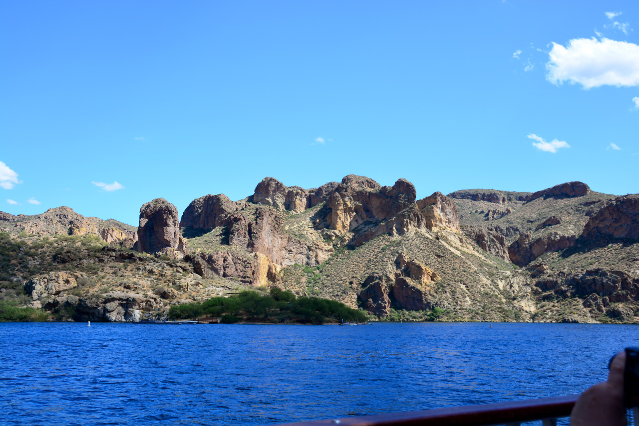 2016-04-09, 028, Canyon Lake on the Dolly Steamboat