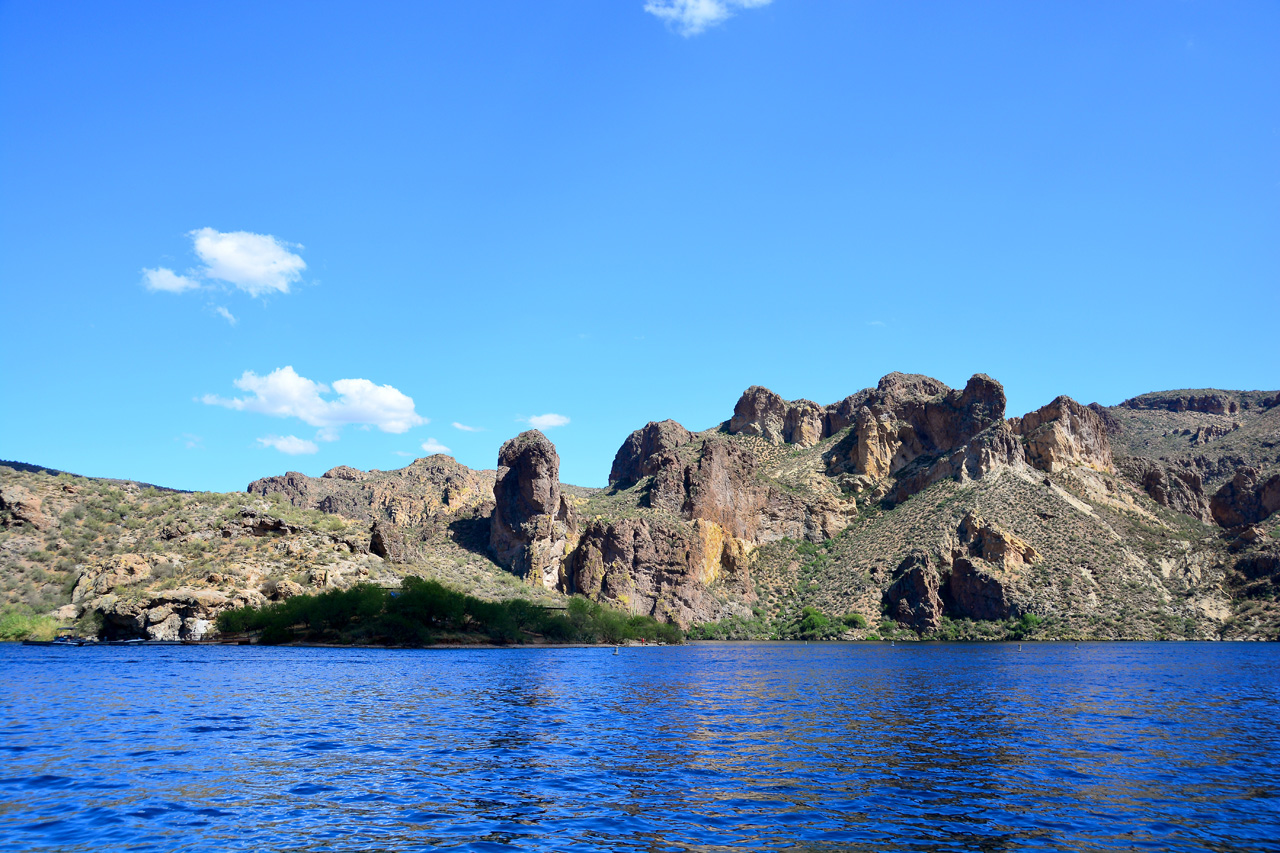 2016-04-09, 029, Canyon Lake on the Dolly Steamboat