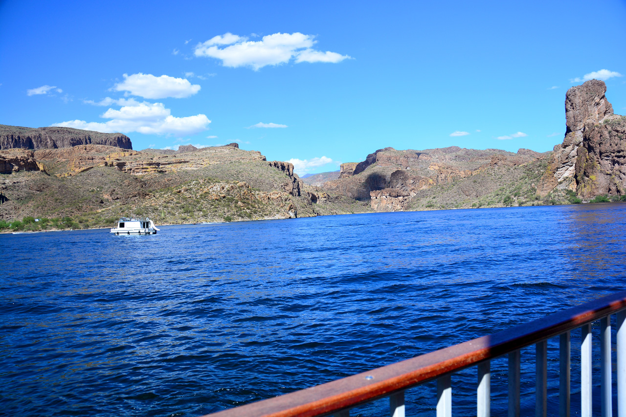 2016-04-09, 031, Canyon Lake on the Dolly Steamboat