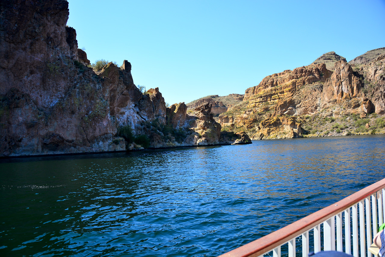 2016-04-09, 033, Canyon Lake on the Dolly Steamboat