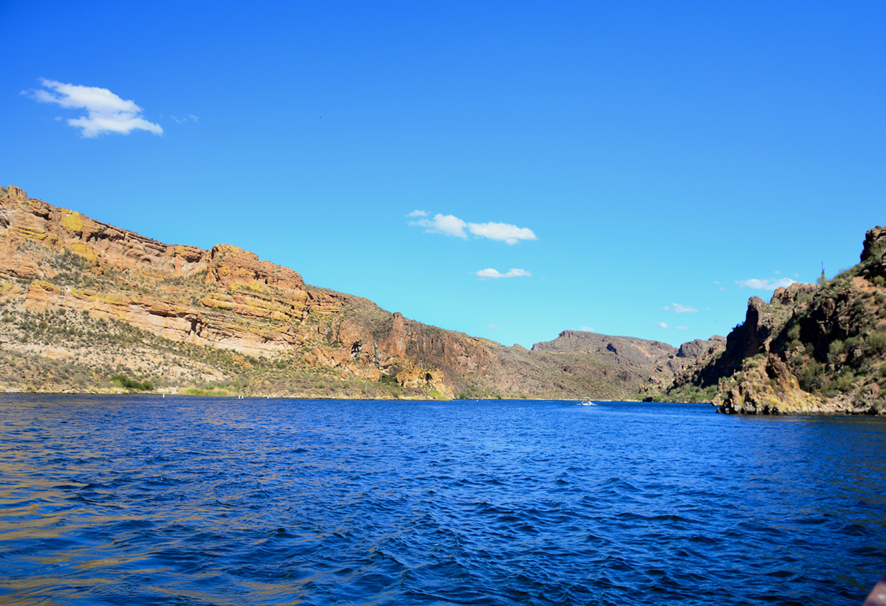 2016-04-09, 037, Canyon Lake on the Dolly Steamboat