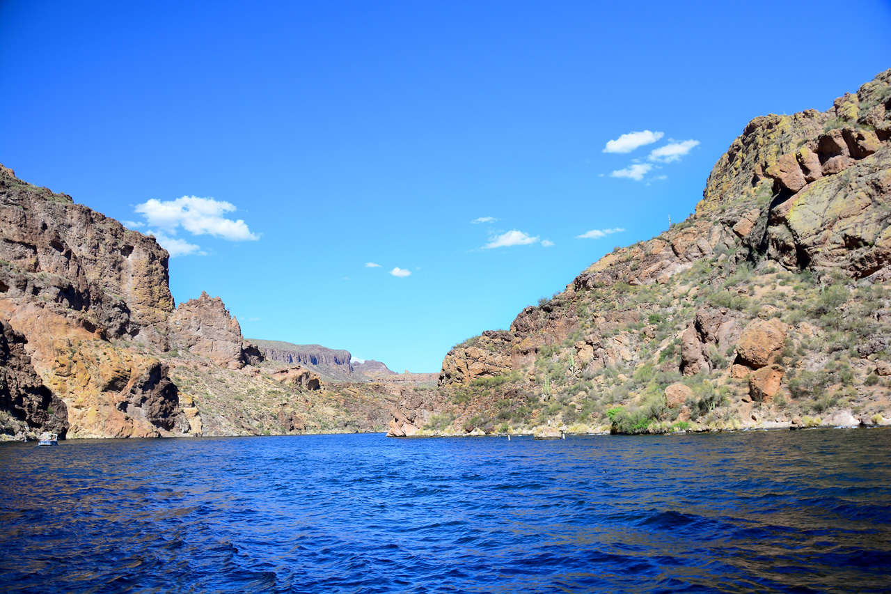 2016-04-09, 041, Canyon Lake on the Dolly Steamboat