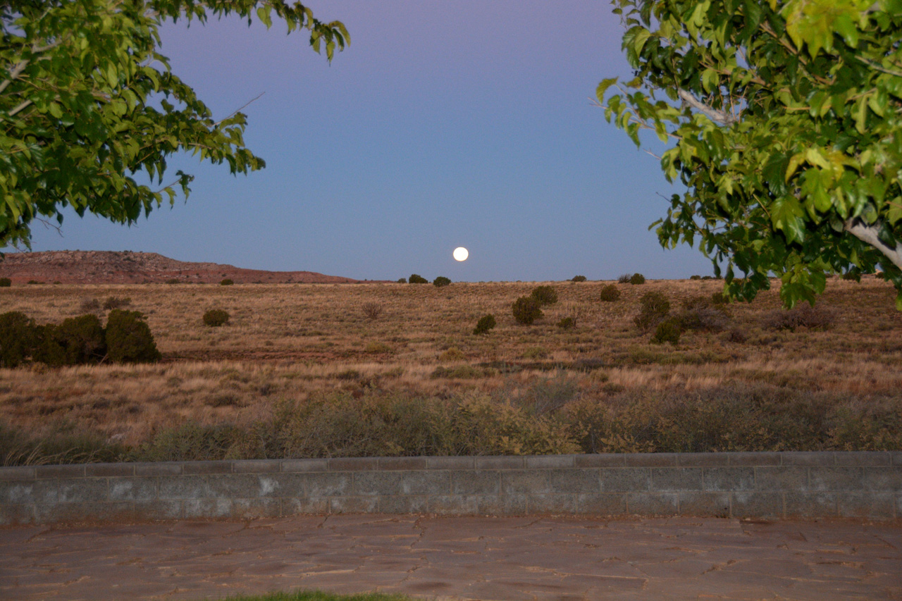 2021-10-20, 01, Moon setting in Morning