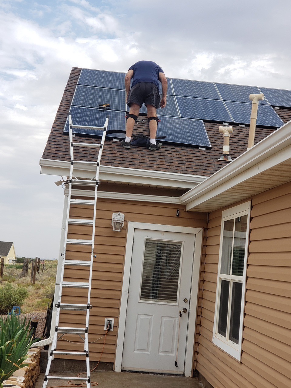 2024-10-05, 008, Installing the Solar Panels